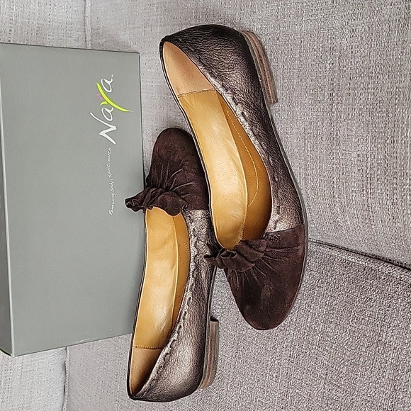 Brown Flat - Picture 2 of 5